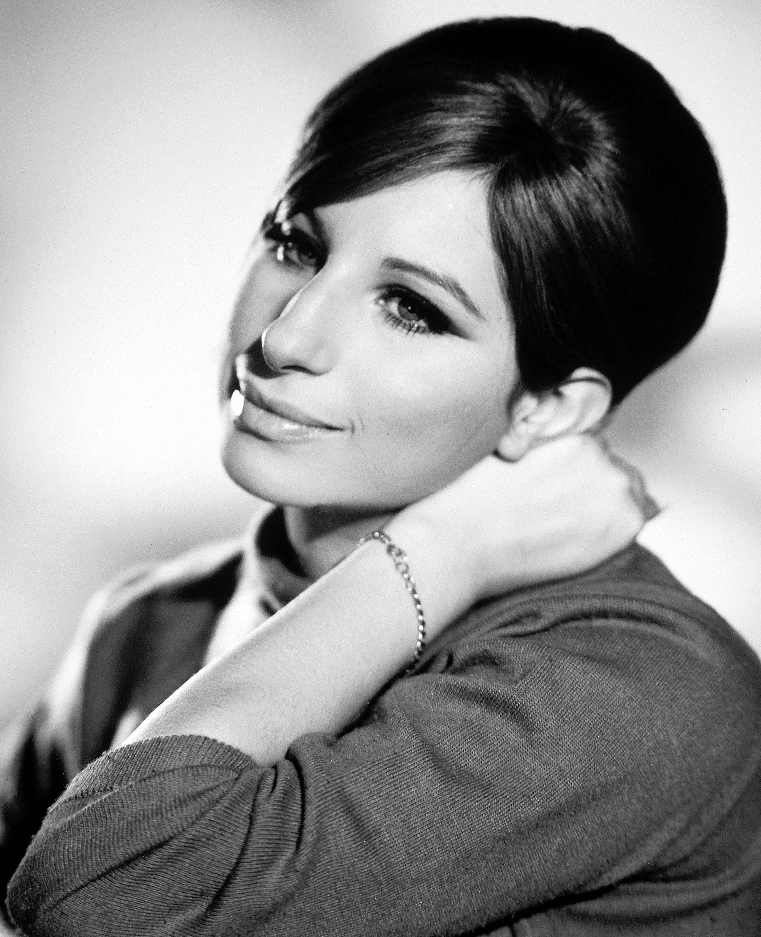 Barbra Streisand at 18, circa 1960. | Source: Getty Images